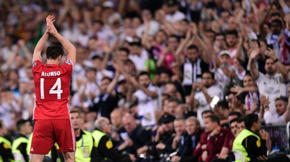 El Bernabéu se rinde a Xabi Alonso y… sobre todo a Cristiano