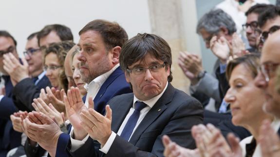 Puigdemont pide un compromiso de país ante «la inhabilitación de todo un pueblo»