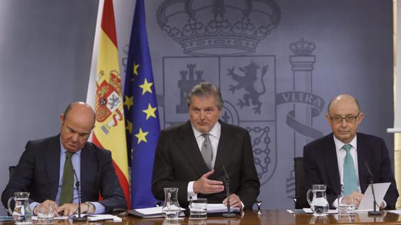 El Gobierno ve en la moción de censura de Podemos «un brindis al sol»