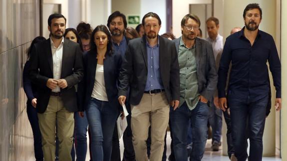 Pablo Iglesias ofrece al PSOE eligir el candidato para la moción de censura