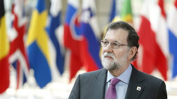 Rajoy recurre a la ironía: «Yo no voy a presentar ninguna moción de censura contra Iglesias»