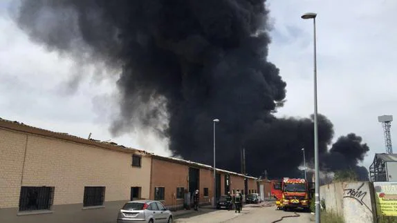 La Comunidad de Madrid defiende los sistemas de control tras el incendio de Arganda