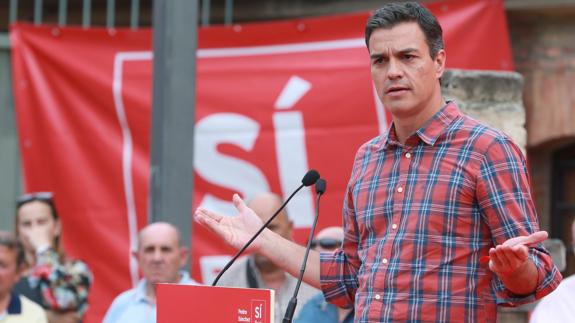 Sánchez ve en el proyecto de Díaz una «involución en la participación democrática»