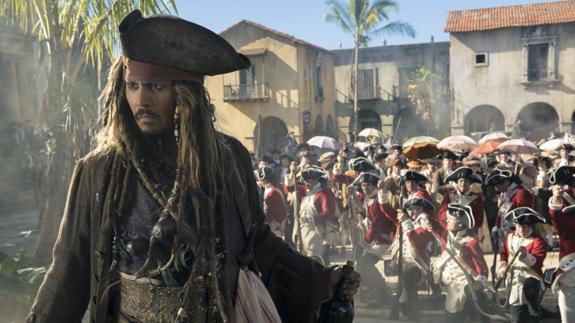 La nueva entrega de 'Piratas del Caribe' supera al terror de 'Déjame salir' y lidera la taquilla