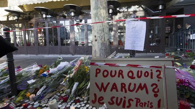 Multado el restaurador que vendió los vídeos del ataque yihadista en París