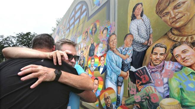 Orlando recuerda a los 49 muertos en el tiroteo de hace un año