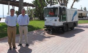 Vélez-Málaga refuerza el servicio de limpieza de cara al verano