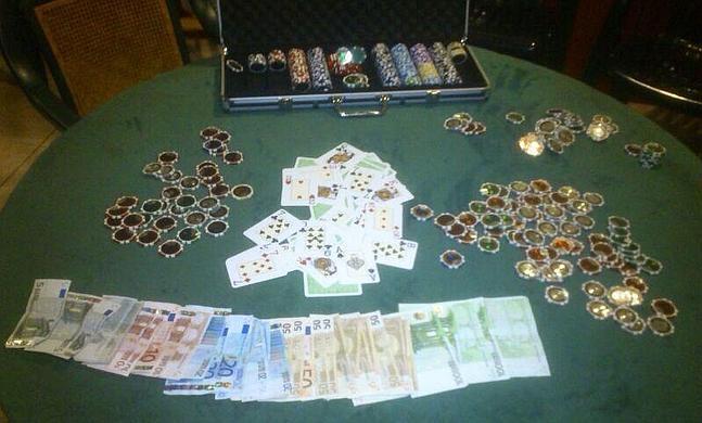 Desmantelan un local ilegal de póquer en Vélez-Málaga, donde se apostaban grandes sumas de dinero
