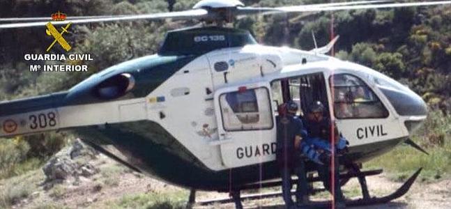 Rescatan a un escalador herido tras caer en el Tajo de Gómer, próximo a la localidad de Alfarnatejo