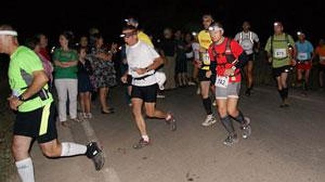 Montejaque corre a la luz de la luna llena