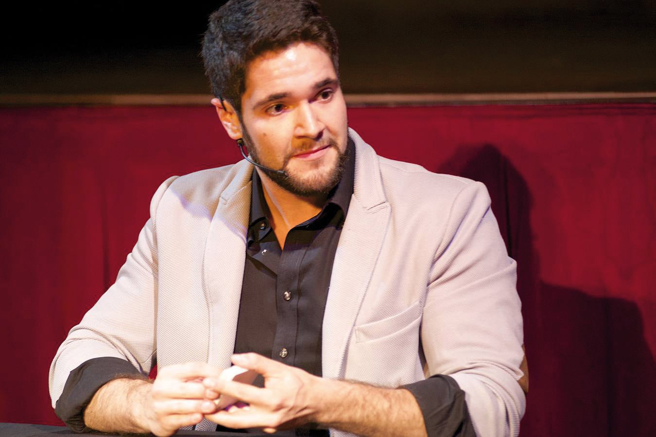 El mejor mago de cartas es de Antequera