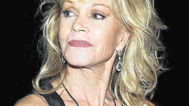Melanie Griffith comienza las sesiones para quitarse el nombre de Antonio de su piel