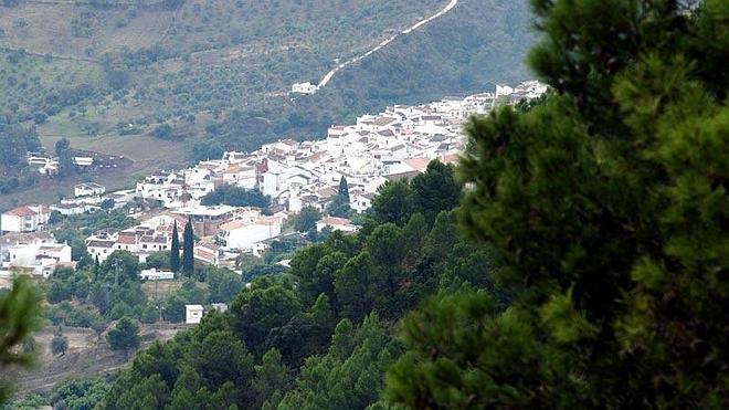 El agua mineral Sierra Bonela dejará de fabricarse por la jubilación de sus dueños