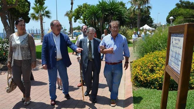 Los versos de Alcántara, a pie de playa