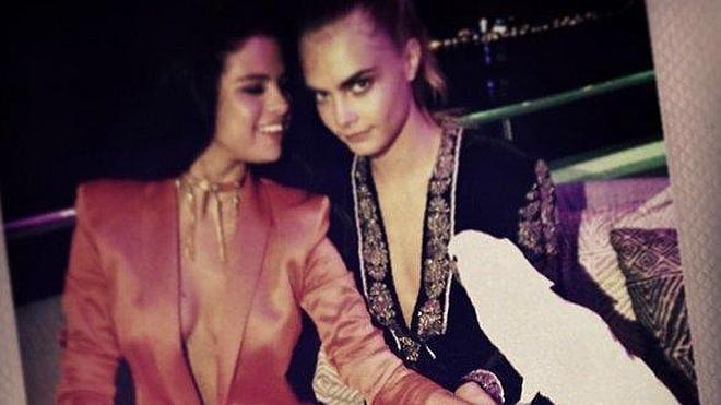 Selena Gómez y Cara Delevigne, ¿romance lésbico?