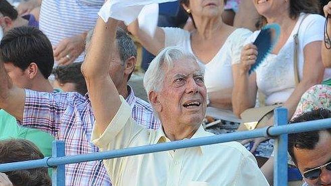 A Vargas Llosa le va la fiesta