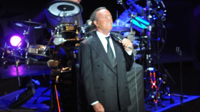 Julio Iglesias hace grande al Starlite Festival