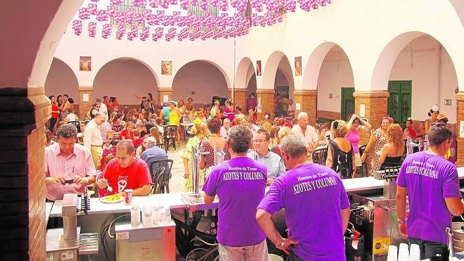 Las casetas cofrades aportan ambiente familiar