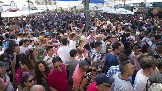 La Feria del Centro mantiene el pulso pese a la escasa atención municipal