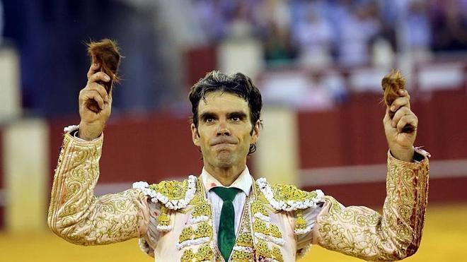 José Tomás gana el Capote de Paseo de Málaga