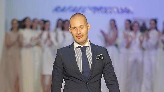 Rafael Urquízar, premiado con el Alfiler de Oro en la Pasarela Larios