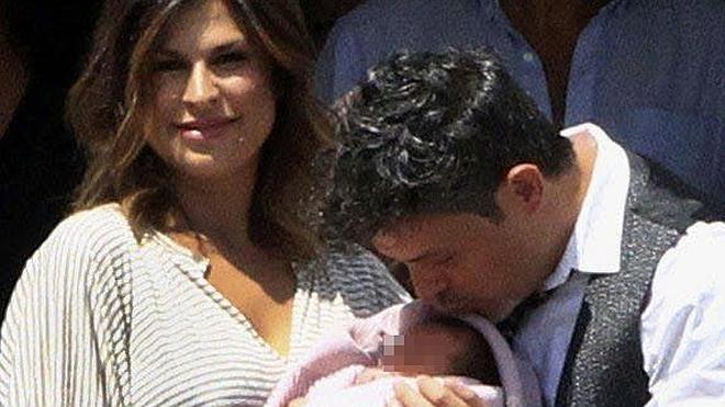 Alejandro Sanz bautiza a su hija Alma en la más estricta intimidad