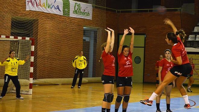 El Castelldefels, primera prueba para el Clínicas Rincón de balonmano femenino