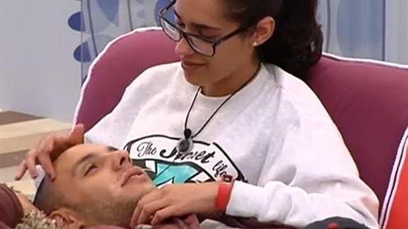 La gran pelea de Omar y Lucía en Gran Hermano 15: "Tú mejor me haces otras cosas que el desayuno"