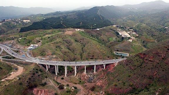 Alcaldes del área metropolitana piden a la Junta que levante los límites que frenan su crecimiento