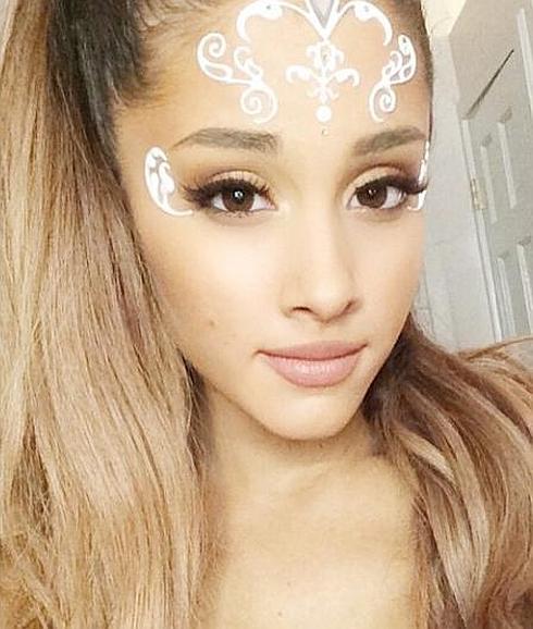 Ariana Grande, la enemiga de Selena Gomez, traerá su gira The Honeymoon Tour a España