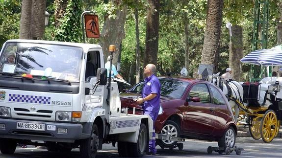 Aparcamientos abre una investigación interna sobre la polémica de Porras con la grúa