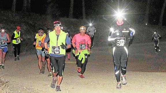 Más de 500 ‘runners’ se dan cita en los Montes esta noche