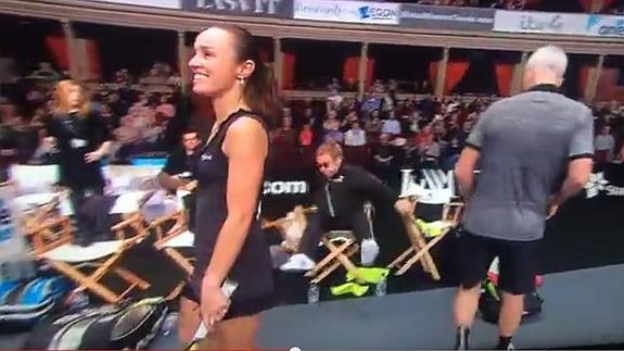 El 'culetazo' de Elton John que está dando la vuelta al mundo