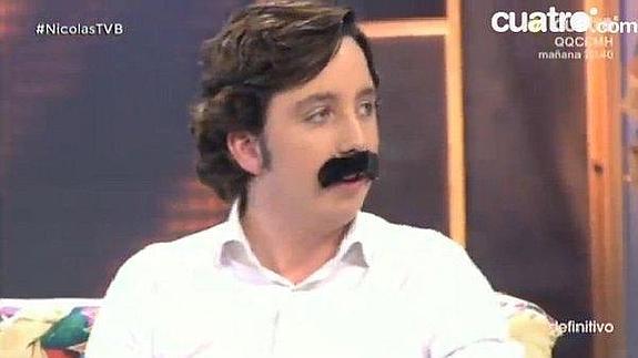 El Pequeño Nicolás se pone el bigote de Aznar