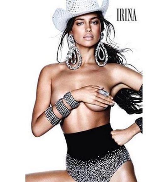 Irina Shayk estrena soltería con un posado subido de tono