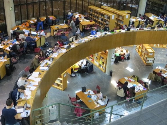 Las bibliotecas pasan las noches en vela