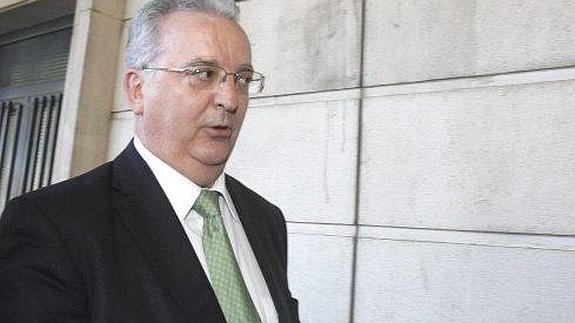 Alaya afirma que el exconsejero Fernández recibió regalos por conceder subvenciones