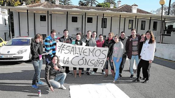 Los alumnos de La Cónsula seguirán en huelga hasta que la Junta pague