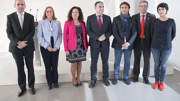 El Aula del Mar, la Agencia EFE y el chef José Carlos García reciben la 'M' de Málaga en reconocimiento a su labor