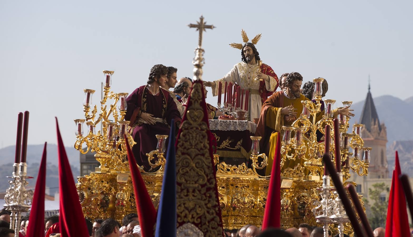 Itinerarios de las procesiones del Jueves Santo 2016