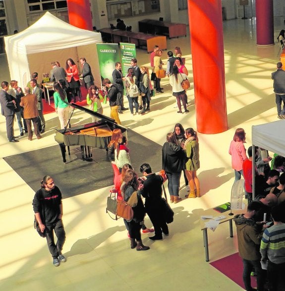 Empresas jurídicas buscan alumnos competentes