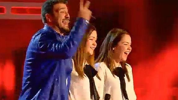 Unas gemelas de Málaga conquistan a los cuatro 'coaches' de La Voz en su estreno