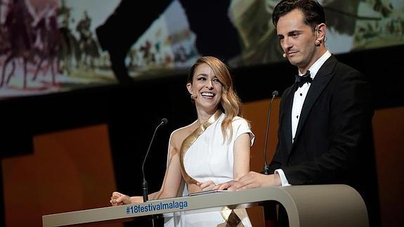 Silvia Abascal emociona en la gala inaugural en su vuelta a Málaga