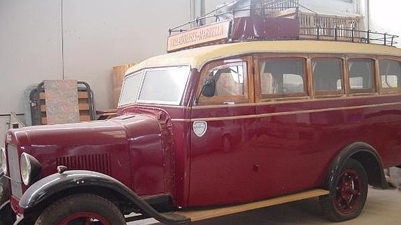 Roca guardaba un autobús de la época de la Guerra Civil en una de sus fincas