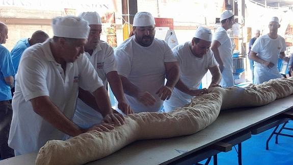 El pan más grande del mundo ya está en Málaga