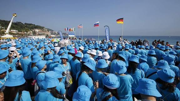Un millonario chino se lleva a sus 6.400 trabajadores de vacaciones a Francia