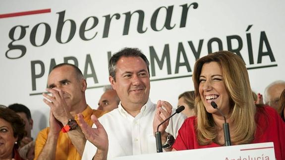 Susana Díaz descarta pactos globales y afirma que analizará los acuerdos “institución a institución”