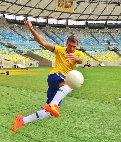 Banderas, con la 'canarinha'