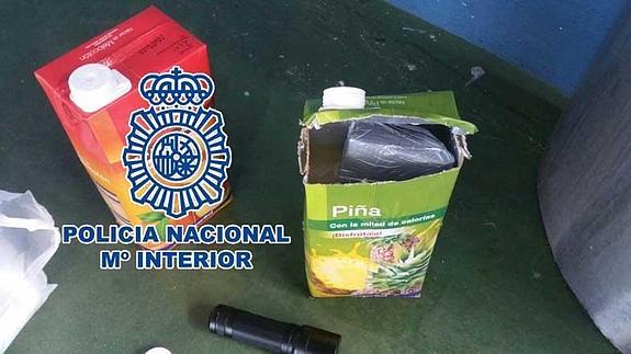 Intervienen en la estación de autobuses de Málaga un kilo de cocaína oculto en dos tetrabricks de zumo