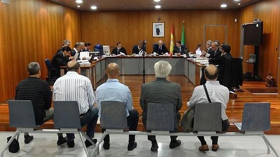 Absuelven de abusos a los policías del CIE, pero admiten que intimaron con internas